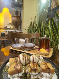 کافه باقلوای پاکان 2