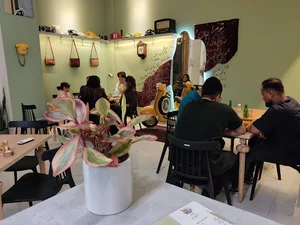 کافه صبحانه سرزمین پدری