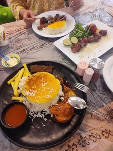 حسین چالوسی