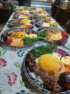 رستوران سنتی بام سبز قلعه