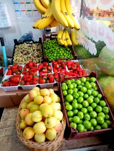 میوه وسبزی فروشی محله
