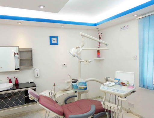 مجمع د. عبدالسلام عواس لطب الاسنان صنعاء فرع ش حدة