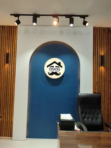 مشاورین آقای املاک 4