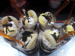 بستنی گل یخ و بستنی گل