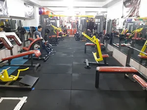 باشگاه بدنسازی دژ .وحید جیسون