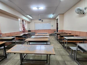 دبیرستان نمونه دولتی الزهرا ( س ) 4