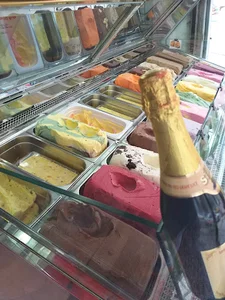 آبمیوه بستنی تگرگ