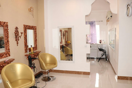 سالن زیبایی یکتایاس