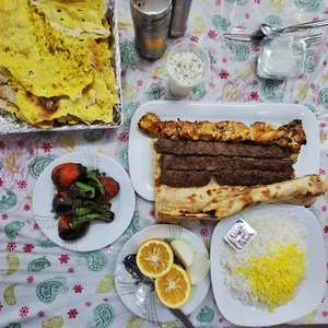 كبابي چشم بين با مديريت حاج عباس
