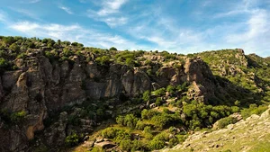دامنه کوه نواکوه