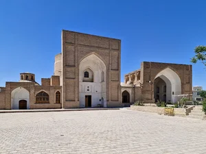 مقبره قطب‌الدین حیدر