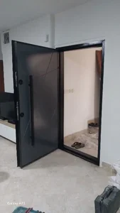 نصب درب در هفت‌حوض 3