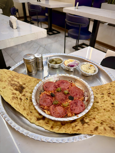 صبحانه خوری زاهدی قم