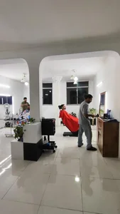 آرایشگاه مردانه حسین باربر 3