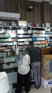 داروخانهٔ افق طلائی