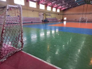 سالن ورزشی هلال احمر