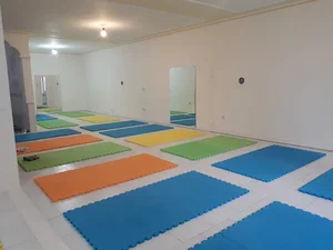Tabriz Yoga 4