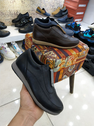 کیف و کفش نیلی