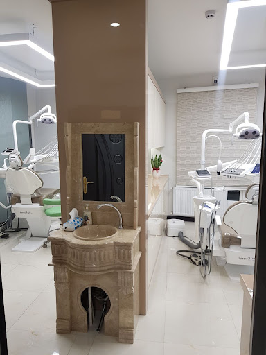 مطب دندانپزشکی دکتر جدی و دکتر فهیمی نژاد