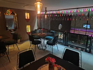 کافه صبحانه پنجره