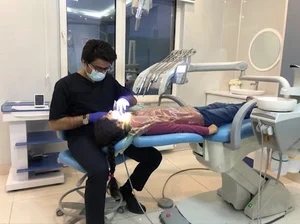دکتر حسین سمیعی متخصص درمان ریشه دندان