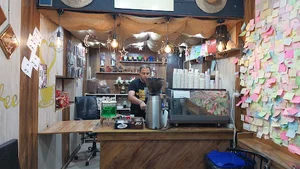 کافی شاپ خان دایی