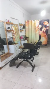 آرایشگاه زنانه اهورا شرق