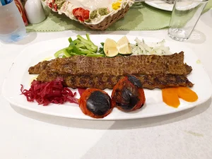 رستوران عالیجناب