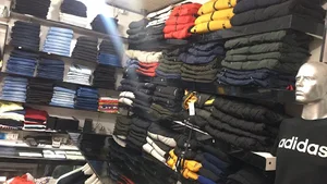 فروشگاه پوشاک شوک