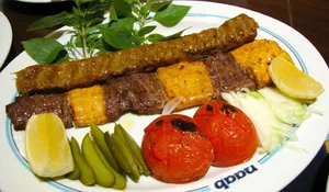 رستوران و تهیه‌غذای گلستان