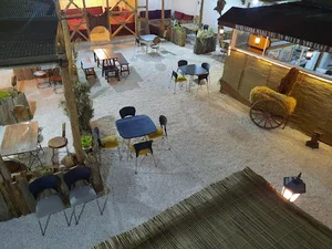 کافه فست فود دنیای گل