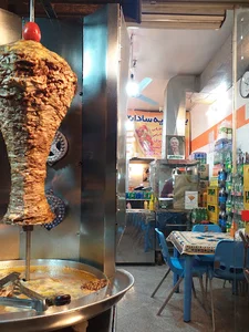 شاورما وفلافل سادات