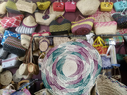 برنج و صنایع دستی میزبان