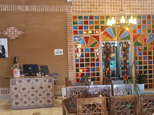 رستوران عمارت شاهرود