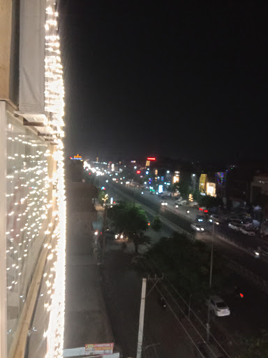 فلکه سوم آزادشهر