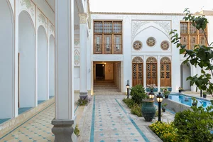هتل بوتیک و کافه حیدر میرزا