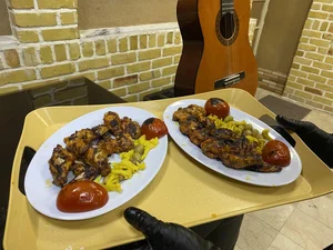 کافه بلوط 3
