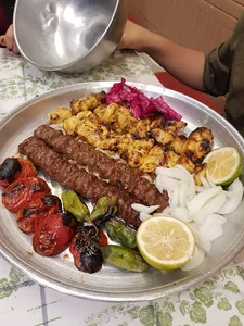 مش کباب شعبه زیتون