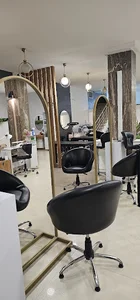 آرایشگاه رنگ و لایت مو سمیه موسویان
