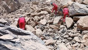 ریزش معدن شازند اراک؛ جسد دو نفر ازچهار کارگر مفقود پیدا شد