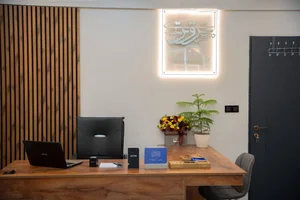 دکتر سروش مختاری - متخصص پروتز و ایمپلنت دندان 2