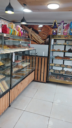 نان و‌ شیرینی آریایی