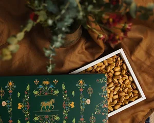 زعفران و آجیل زردخت