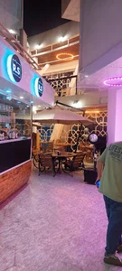 کافه رستوران آر اس لانژ | RS Lounge