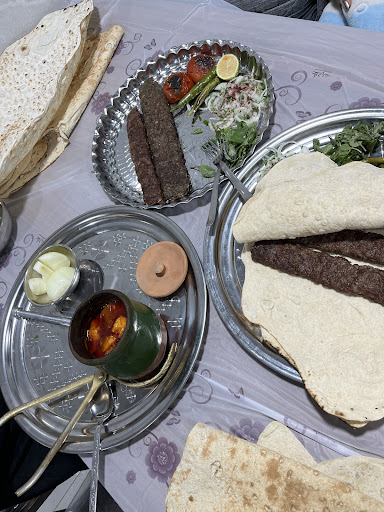 دیزی‌سرا و‌ کته کبابی حاج تقی