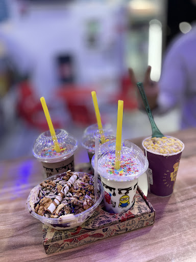 کافه بستنی گیلاس