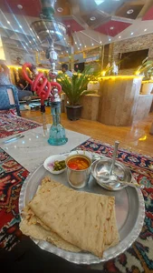 سفره خانه و چایخانه خانلار