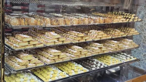 شیرینی فروشی گل محمدی