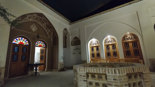 Delnavaz hostel هتل سنتی دلنواز
