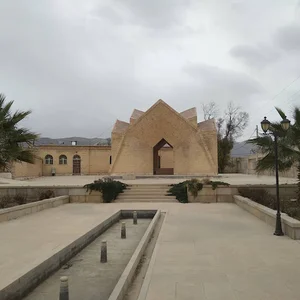 آرامگاه احمد نی‌ریزی